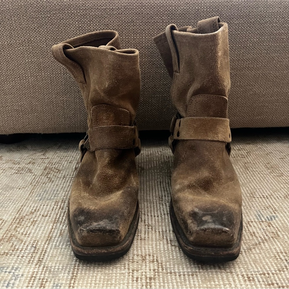 FRYE | Women's Harness 8R Tan Suede Boots | Size 7